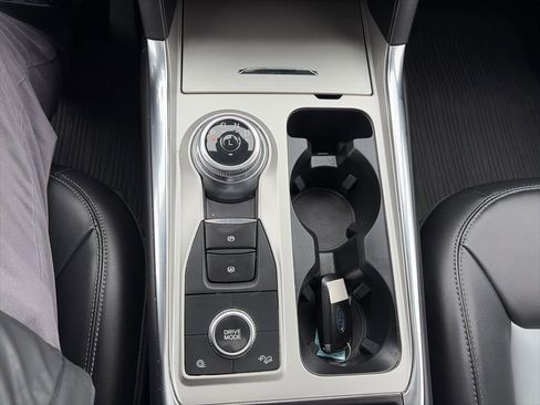 Used 2023 Ford Explorer XLT w/ Equipment Group 202A image 19