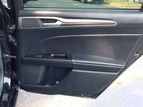 Used 2019 Ford Fusion SEL FWD image 17