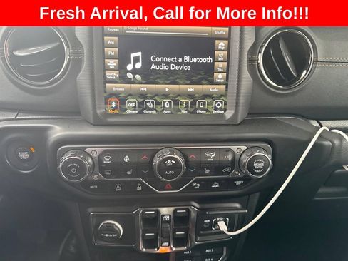 Used 2022 Jeep Wrangler Unlimited Sahara AWD/4WD image 6