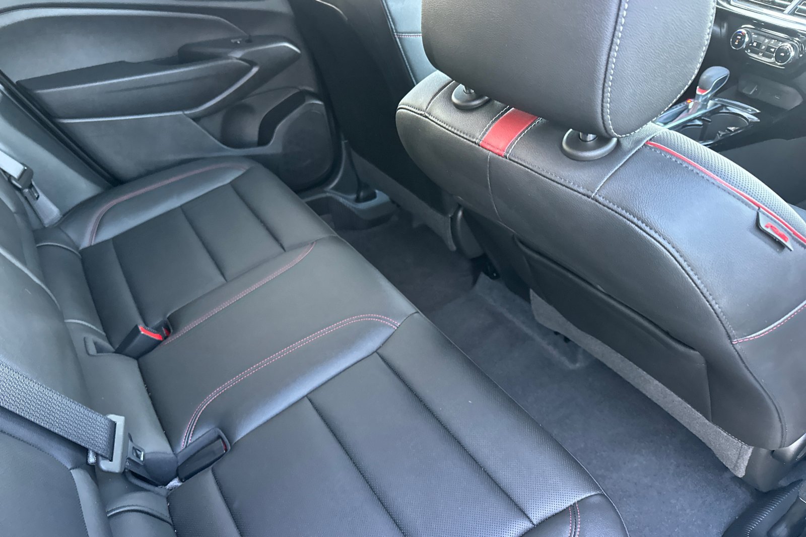 Used 2026 Chevrolet Trax RS w/ Sunroof Package FWD image 18