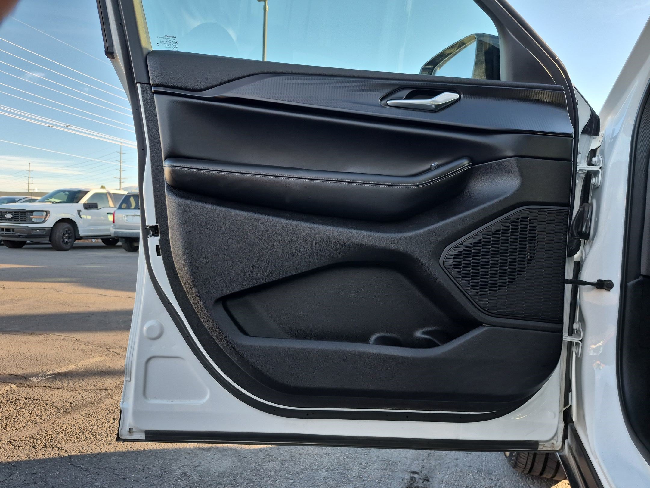Used 2025 Jeep Grand Cherokee Altitude AWD/4WD image 15