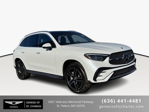 Used 2024 Mercedes-Benz GLC 300 4MATIC image 1