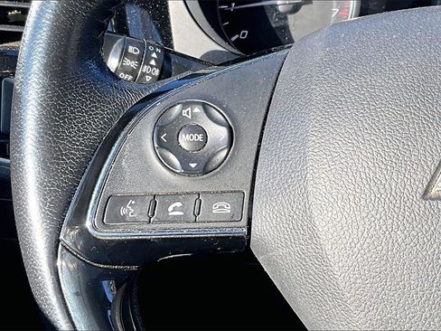 Used 2019 Mitsubishi Outlander SE image 15