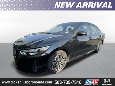 Used 2025 Nissan Sentra SR FWD image 1