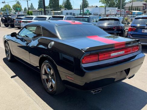 Used 2012 Dodge Challenger SXT RWD image 7