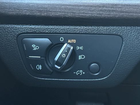 Used 2021 Audi Q5 Premium w/ Convenience Package image 30