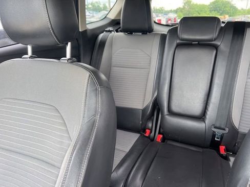 Used 2018 Ford Escape SE w/ SE Sport Appearance Package AWD/4WD image 12