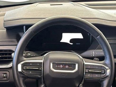 Used 2025 GMC Acadia Elevation image 15