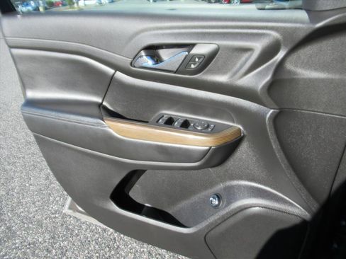 Used 2019 GMC Acadia SLE image 27