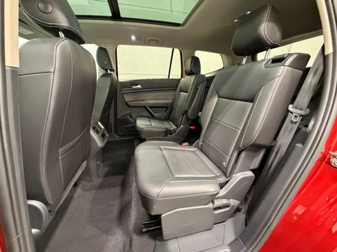 Used 2023 Volkswagen Atlas SE w/ Panoramic Sunroof Package FWD image 22