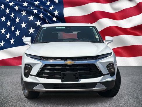 Used 2025 Chevrolet Blazer LT AWD/4WD image 4