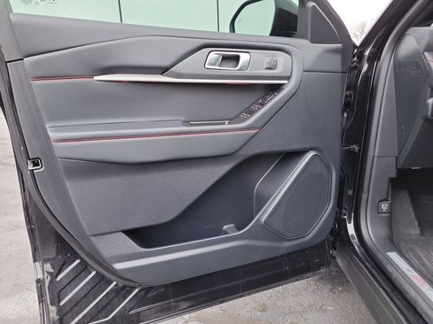 Used 2025 Ford Explorer ST-Line w/ Premium Package image 18