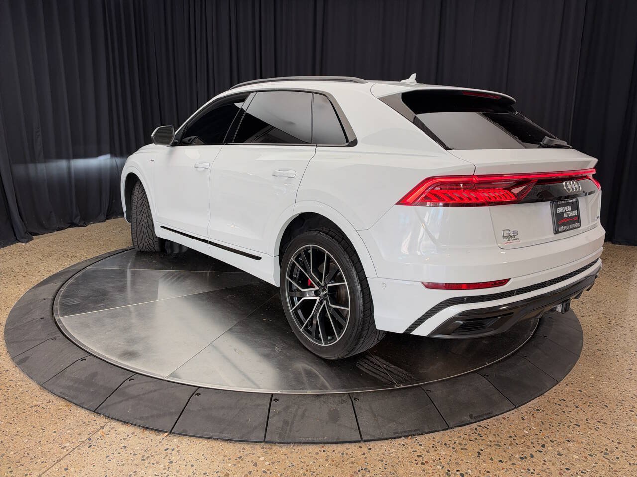 Used 2020 Audi Q8 Premium Plus w/ Premium Plus Package AWD/4WD image 4