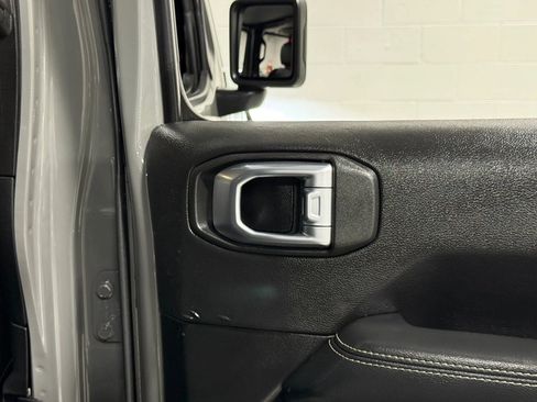 Used 2021 Jeep Gladiator Overland w/ Popular Equipment Package image 53