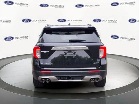 Certified 2022 Ford Explorer Platinum w/ Equipment Group 601A AWD/4WD image 4