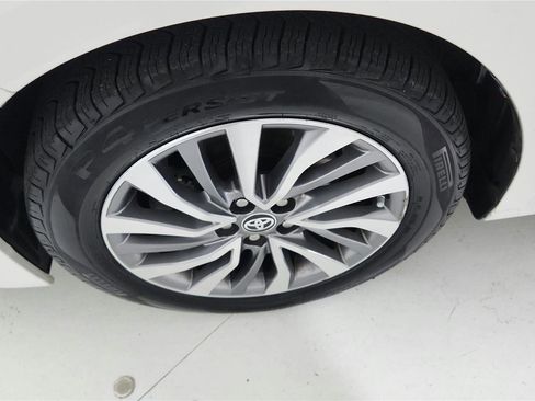 Used 2017 Toyota Corolla XLE FWD image 28