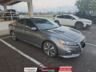 Used 2022 Nissan Altima 2.5 SV