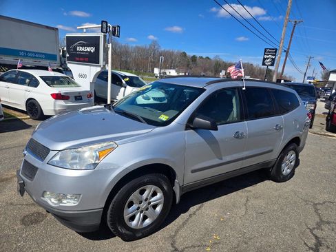 Used 2012 Chevrolet Traverse LS FWD image 12