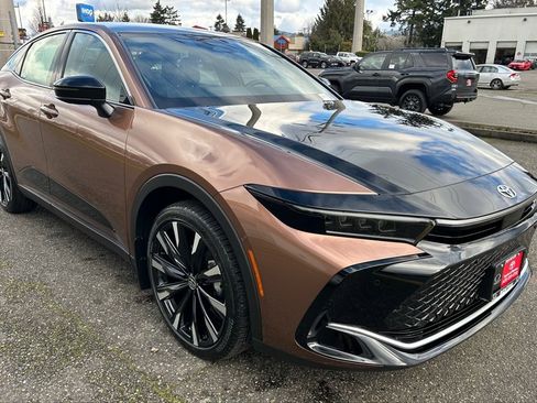 New 2026 Toyota Crown Platinum image 3