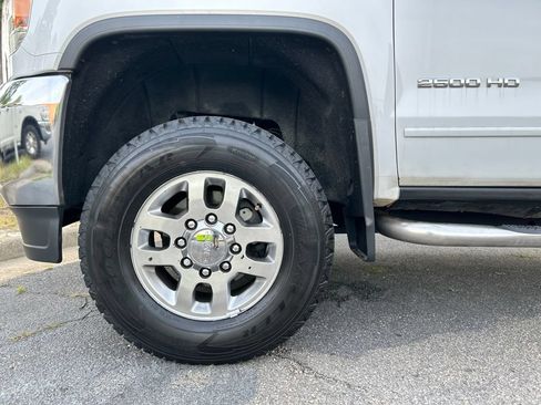 Used 2015 GMC Sierra 2500 SLE AWD/4WD image 10