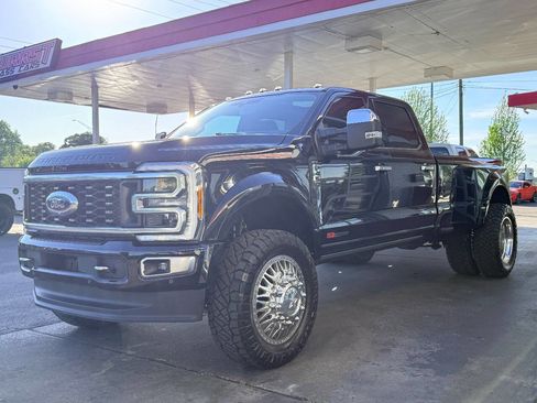 Used 2024 Ford F450 Limited w/ FX4 Off-Road Package image 6