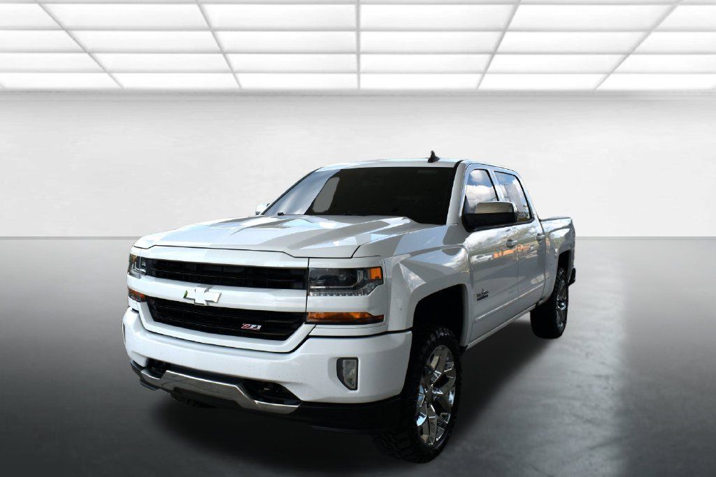Used 2018 Chevrolet Silverado 1500 LT w/ Texas Edition AWD/4WD image 5