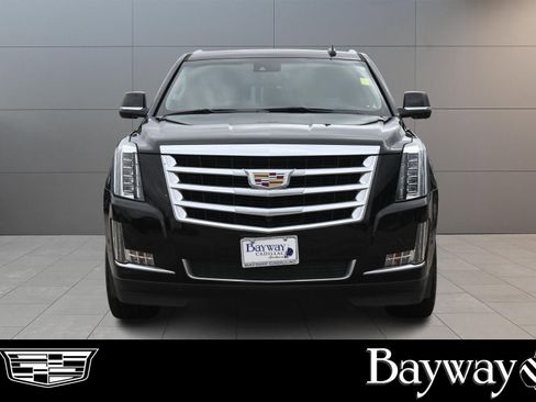 Used 2020 Cadillac Escalade Luxury AWD/4WD image 2