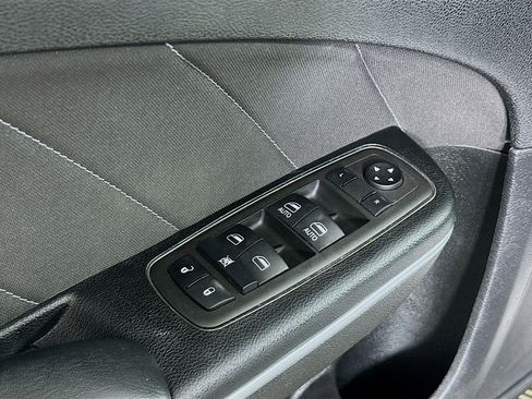 Used 2022 Dodge Charger SXT image 15