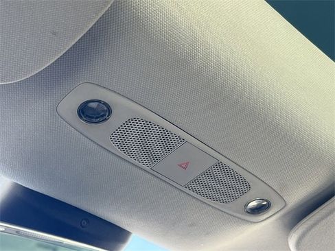 Used 2022 Tesla Model 3 Standard Range image 8