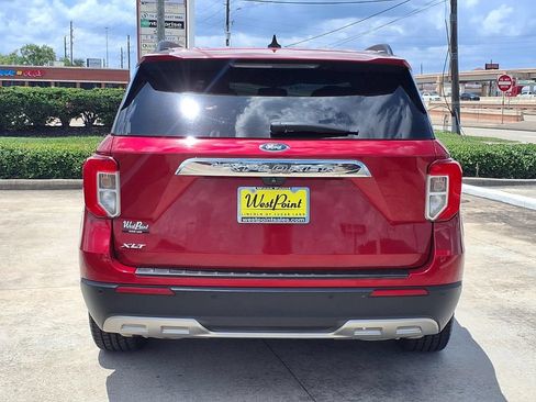 Used 2021 Ford Explorer XLT w/ Equipment Group 202A RWD image 5