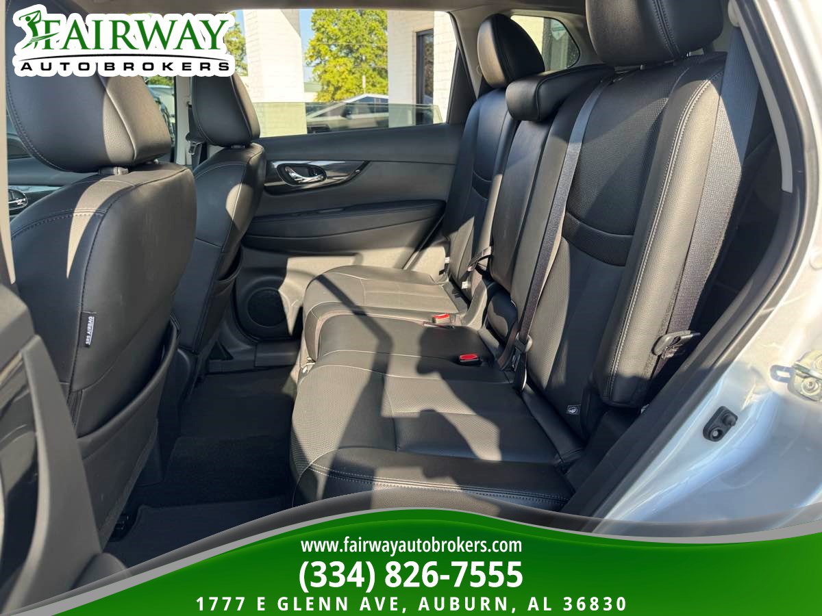 Used 2018 Nissan Rogue SL w/ Premium Package FWD image 11