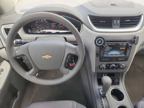 Used 2015 Chevrolet Traverse LS FWD image 11