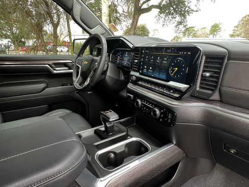 Used 2024 Chevrolet Silverado 1500 LTZ w/ Technology Package image 48