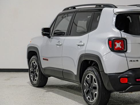 Used 2017 Jeep Renegade Trailhawk image 14