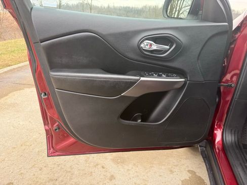 Used 2019 Jeep Cherokee Latitude w/ Popular Appearance Group image 25