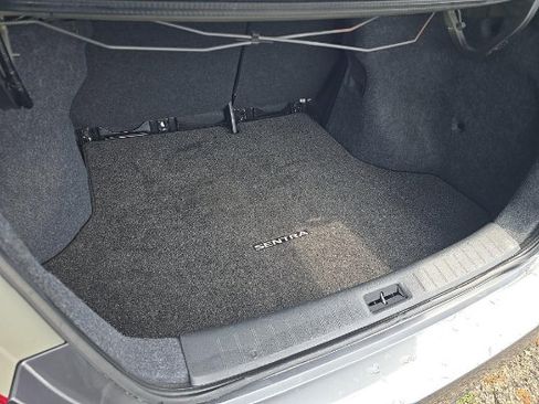 Used 2019 Nissan Sentra SR FWD image 6