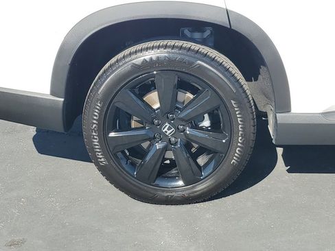 Used 2025 Honda Pilot Black Edition image 7