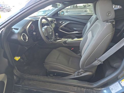 Used 2019 Chevrolet Camaro LT w/ 1LE Track Performance Package RWD image 7