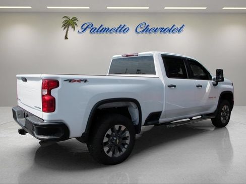 Used 2025 Chevrolet Silverado 2500 Custom w/ Custom Value Package AWD/4WD image 3