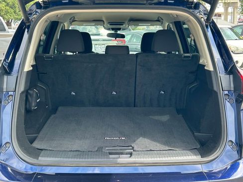 Used 2025 Nissan Rogue SV image 13