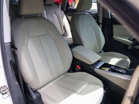 Used 2025 Audi Q5 Premium AWD/4WD image 36
