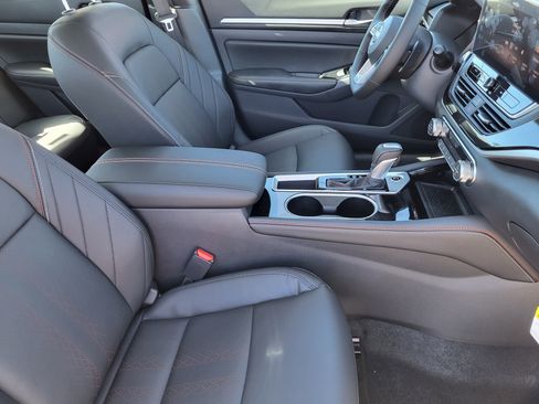 New 2025 Nissan Altima 2.5 SR w/ SR Premium Package image 9