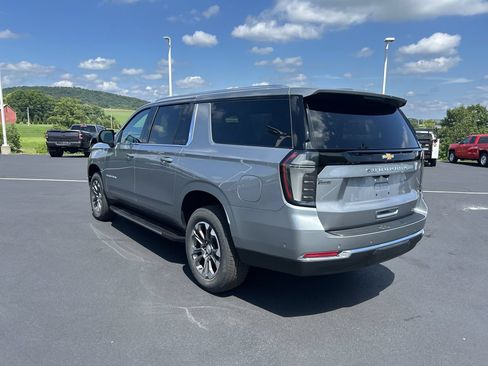 New 2026 Chevrolet Suburban LT w/ Comfort Package AWD/4WD image 5