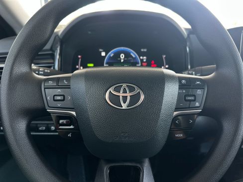 Used 2025 Toyota Camry LE FWD image 20