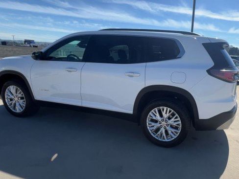 Used 2024 GMC Acadia Elevation image 6