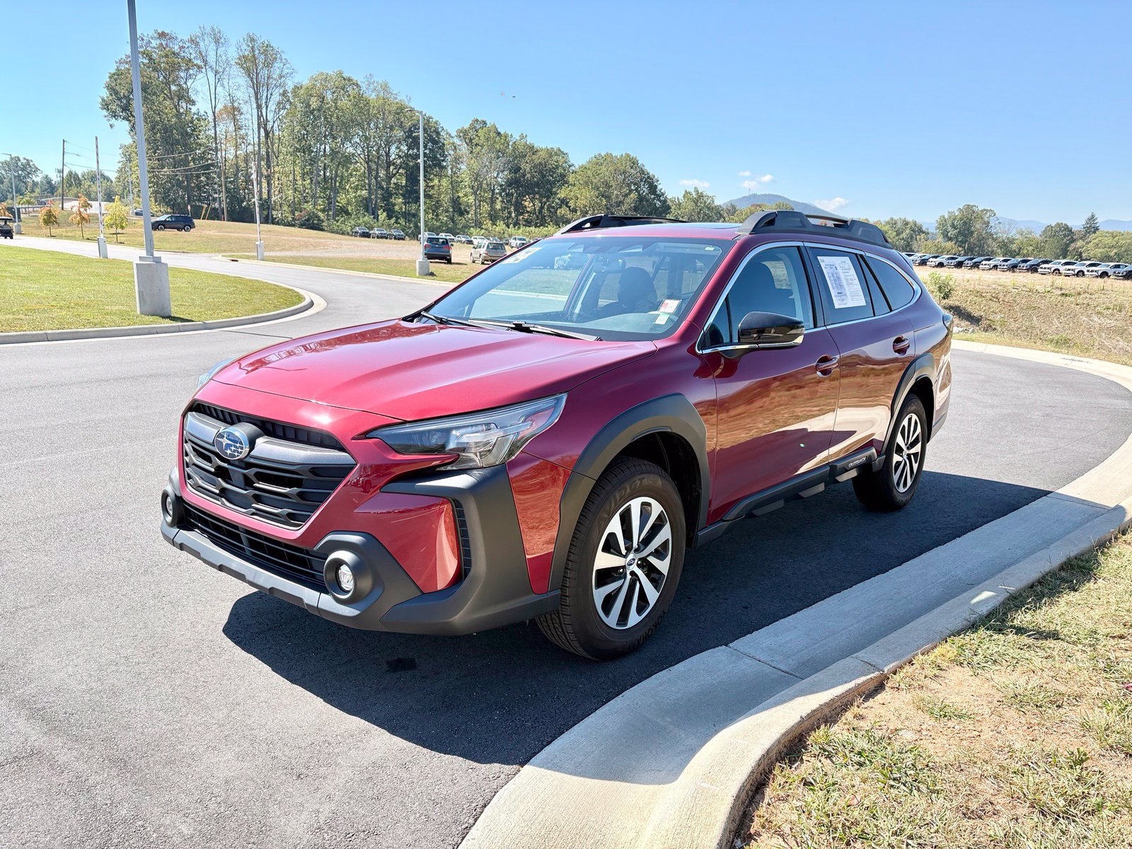 Certified 2024 Subaru Outback Premium AWD/4WD image 3