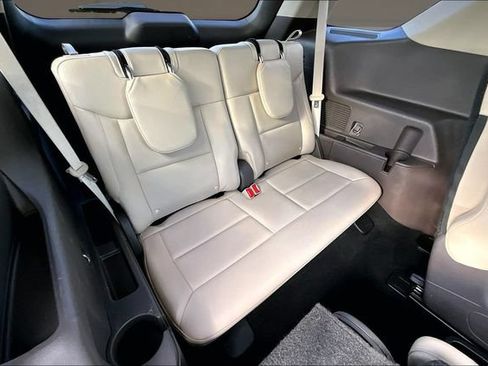 Used 2020 Ford Explorer Platinum w/ Premium Technology Package AWD/4WD image 27