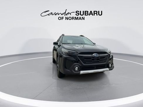 Used 2025 Subaru Outback Limited image 3