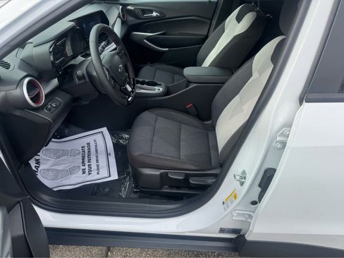 Used 2024 Chevrolet Trax RS w/ Driver Confidence Package image 10