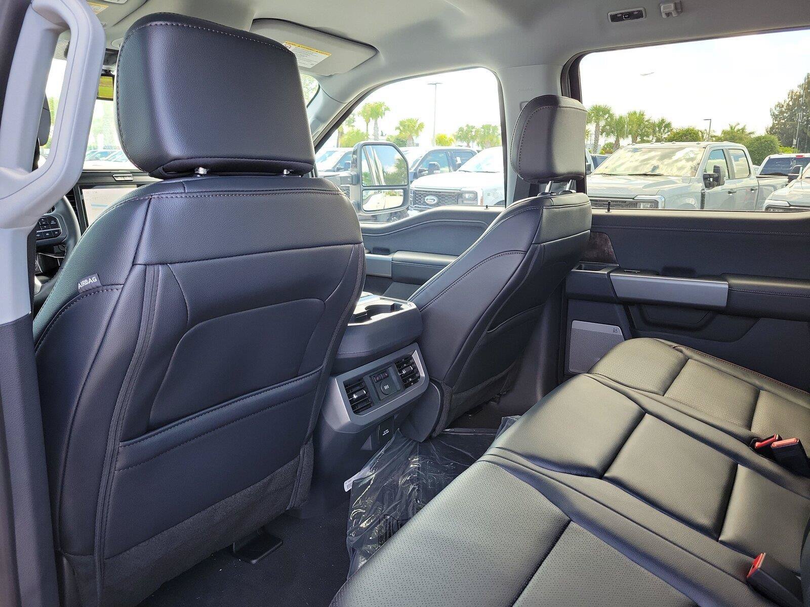 New 2026 Ford F250 Lariat w/ Black Appearance Package AWD/4WD image 10